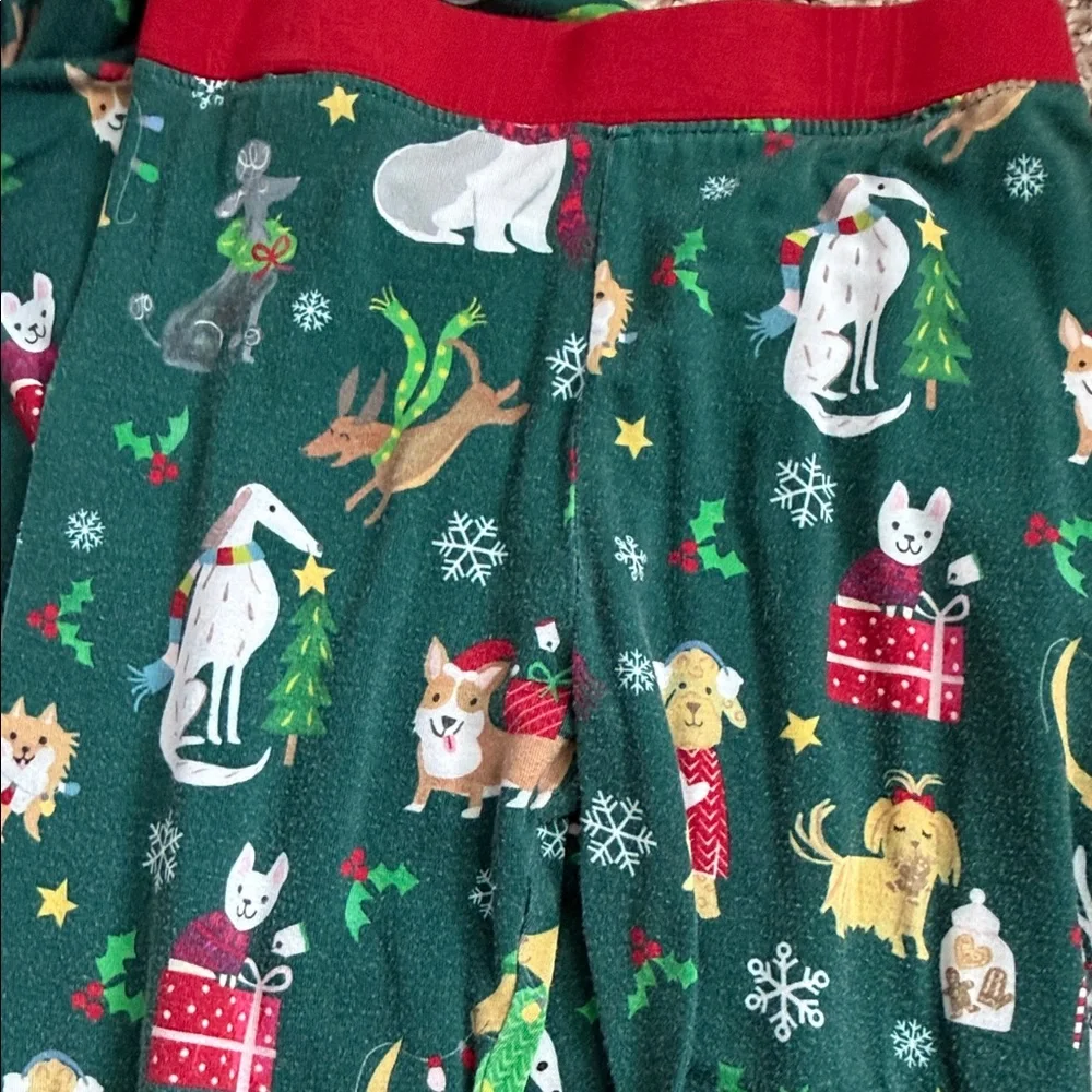 LITTLE SLEEPIES HOLIDAY HOUNDS TWO PIECE PAJAMA SET